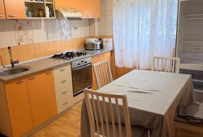 Apartament cu 3 camere decomandat în Vitan