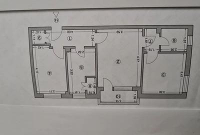 Apartament cu 3 camere semidecomandat în Central - 1