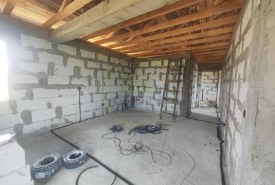 Casă individuală cu 4 camere cu Teren 402 Mp în Ișalnița - 2