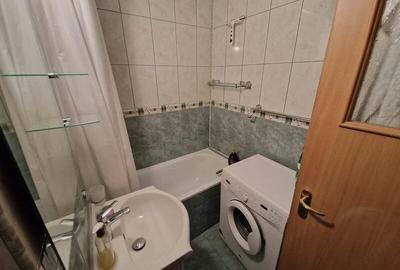 Apartament cu 2 camere decomandat în Titan