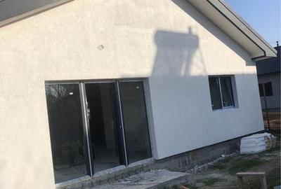Casă cu 3 camere în Valu lui Traian