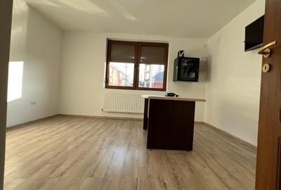 Casă cu 5 camere cu Teren 300 Mp în Exterior Vest - 4