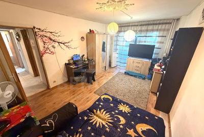 Apartament cu 2 camere decomandat în Rovine