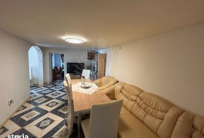 Casă cu 4 camere cu Teren 1236 Mp în Vâlcănești