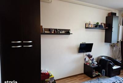 Garsonieră decomandată în Central - 2