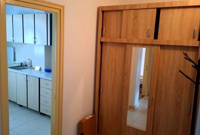 Apartament cu 2 camere decomandat în Calea București