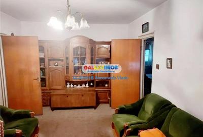 Apartament cu 3 camere semidecomandat în Baba Novac