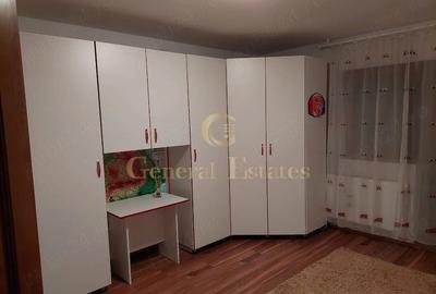 Apartament cu 3 camere decomandat, mobilat în Tractorul - 3