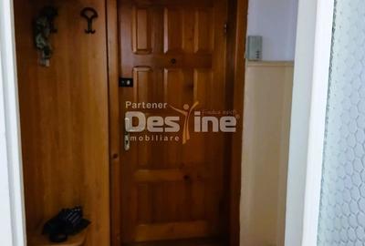 Apartament cu 3 camere, mobilat în Central