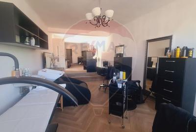 Spațiu comercial, de 50 mp, în Central - 7