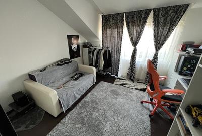 Apartament cu 3 camere decomandat în Favorit - 5