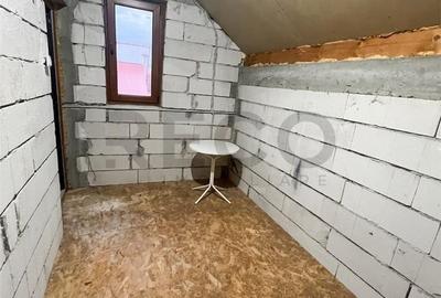Casă cu 3 camere cu Teren 267 Mp în Nufărul