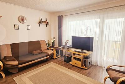 Apartament cu 2 camere decomandat, mobilat în Lenin