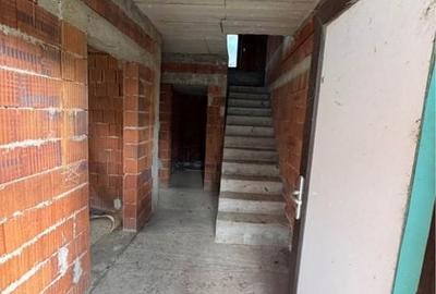 Casă cu 4 camere în Șagu