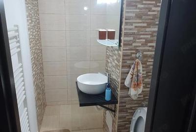Apartament cu 3 camere semidecomandat în Central - 2