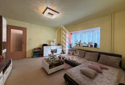 Apartament cu 3 camere semidecomandat, mobilat în Girocului