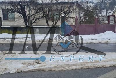 Casă cu 3 camere cu Teren 2704 Mp în Central - 4
