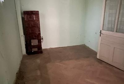 Casă cu 2 camere cu Teren 90 Mp în Centrul Istoric
