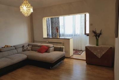 Apartament cu 3 camere decomandat în Crihala - 4