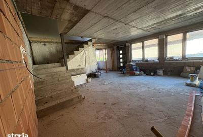 Casă cu 4 camere cu Teren 648 Mp în Central - 3