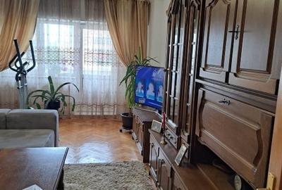 Apartament cu 3 camere decomandat, mobilat în Micro 11 - 11