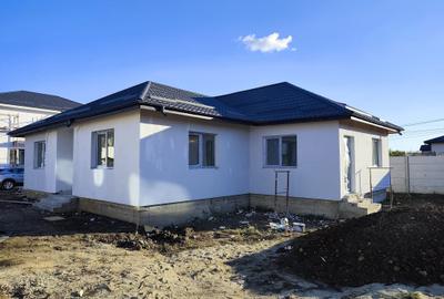 Casă individuală cu 4 camere cu Canalizare în Dragomirești-Deal - 1