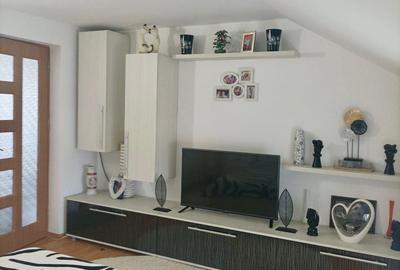Casă cu 4 camere în Brehuiești