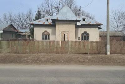 Casă cu 5 camere cu Teren 2636 Mp în Gherghița - 8