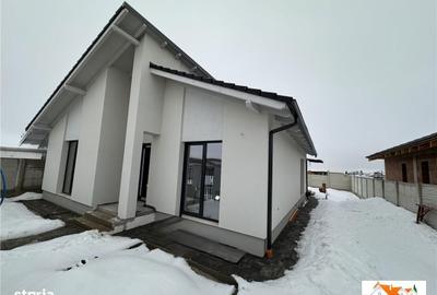 Casă cu 4 camere cu Teren 389 Mp în Central - 2