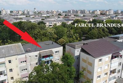 Apartament cu 3 camere semidecomandat, mobilat în Micro 16 - 23