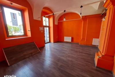 Spațiu comercial, de 65 mp, în Central - 2