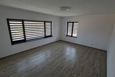 Casă cu 4 camere cu Teren 80 Mp în Central - 3