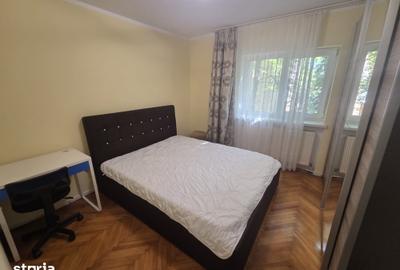 Apartament cu 4 camere decomandat în Zorilor