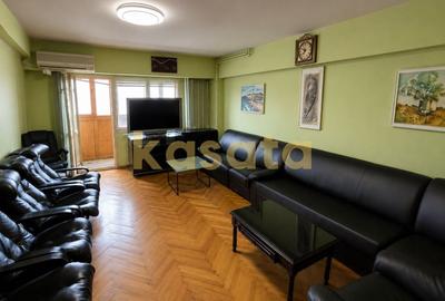 Apartament cu 3 camere decomandat, mobilat în Decebal