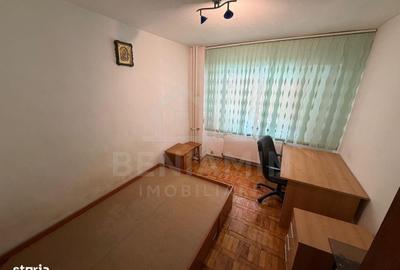Apartament cu 3 camere decomandat în Lăpuș