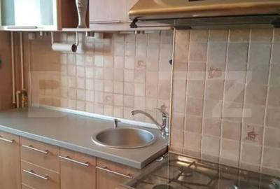 Apartament cu 2 camere decomandat în Republicii