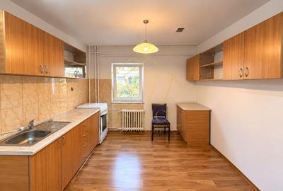 Apartament cu 2 camere, mobilat în Soarelui