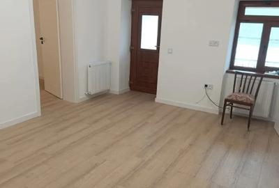 Apartament cu 2 camere nedecomandat în Independenței