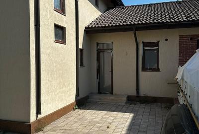 Casă cu 4 camere cu Teren 483 Mp în Corbeanca