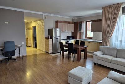 Apartament cu 2 camere decomandat, mobilat în Tractorul - 1