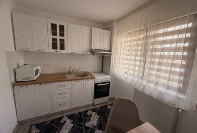Apartament cu 2 camere semidecomandat, mobilat în Central