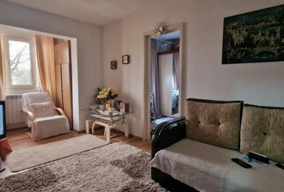 Apartament cu 2 camere semidecomandat în Km 4-5