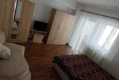 Garsonieră decomandată în Central - 8