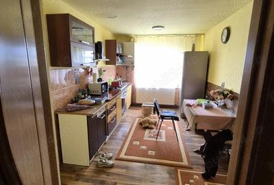 Apartament cu 4 camere decomandat în Central - 1