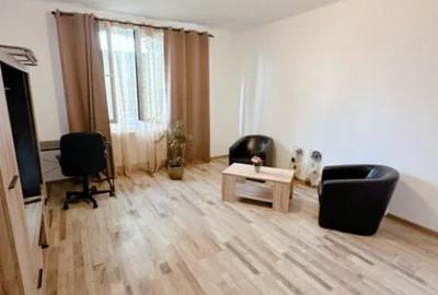 Garsonieră decomandată în Avantgarden