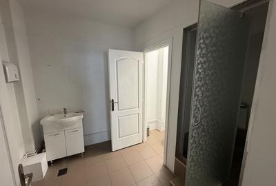 Spațiu comercial, de 90 mp, în Central - 7
