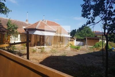 Casă individuală cu 4 camere cu Canalizare în Mehala