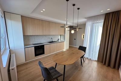 Apartament cu 3 camere decomandat, mobilat în Florești