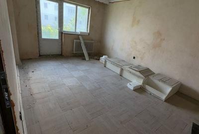 Apartament cu 3 camere decomandat în Central - 1