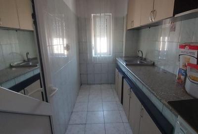 Apartament cu 3 camere decomandat în Micro 4 - 6